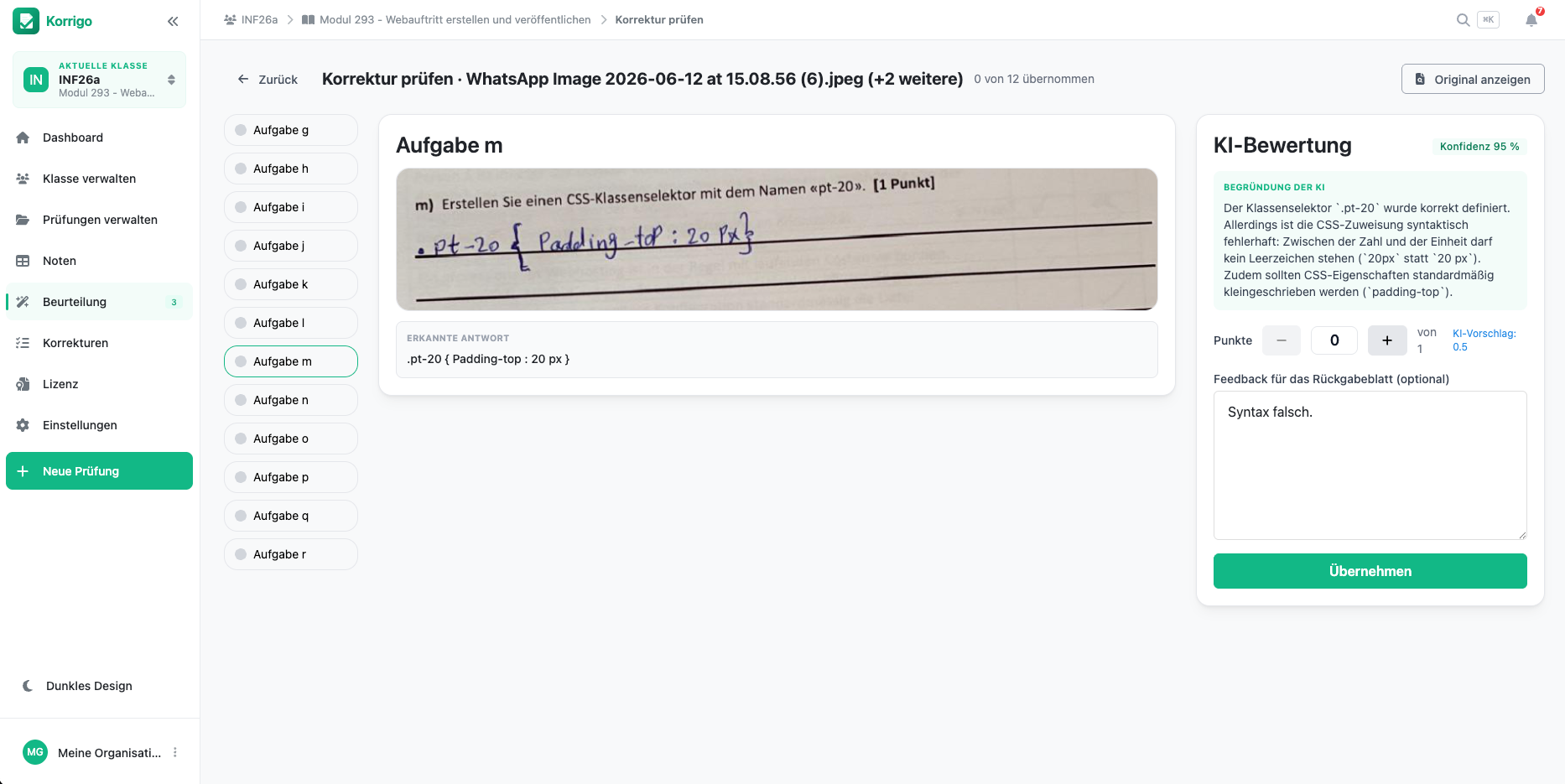 Korrektur-prüfen-Ansicht in Korrigo mit Aufgabenliste, Scan-Ausschnitt der Antwort sowie KI-Bewertung mit Punkten, Begründung und Feedback-Feld